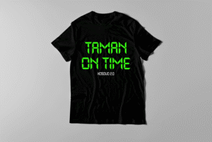 Bluzë e zezë “Taman on Time” book cover